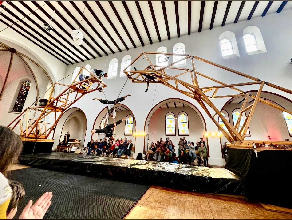 SHOW Cirque On Edge & Easter Egg Hunt